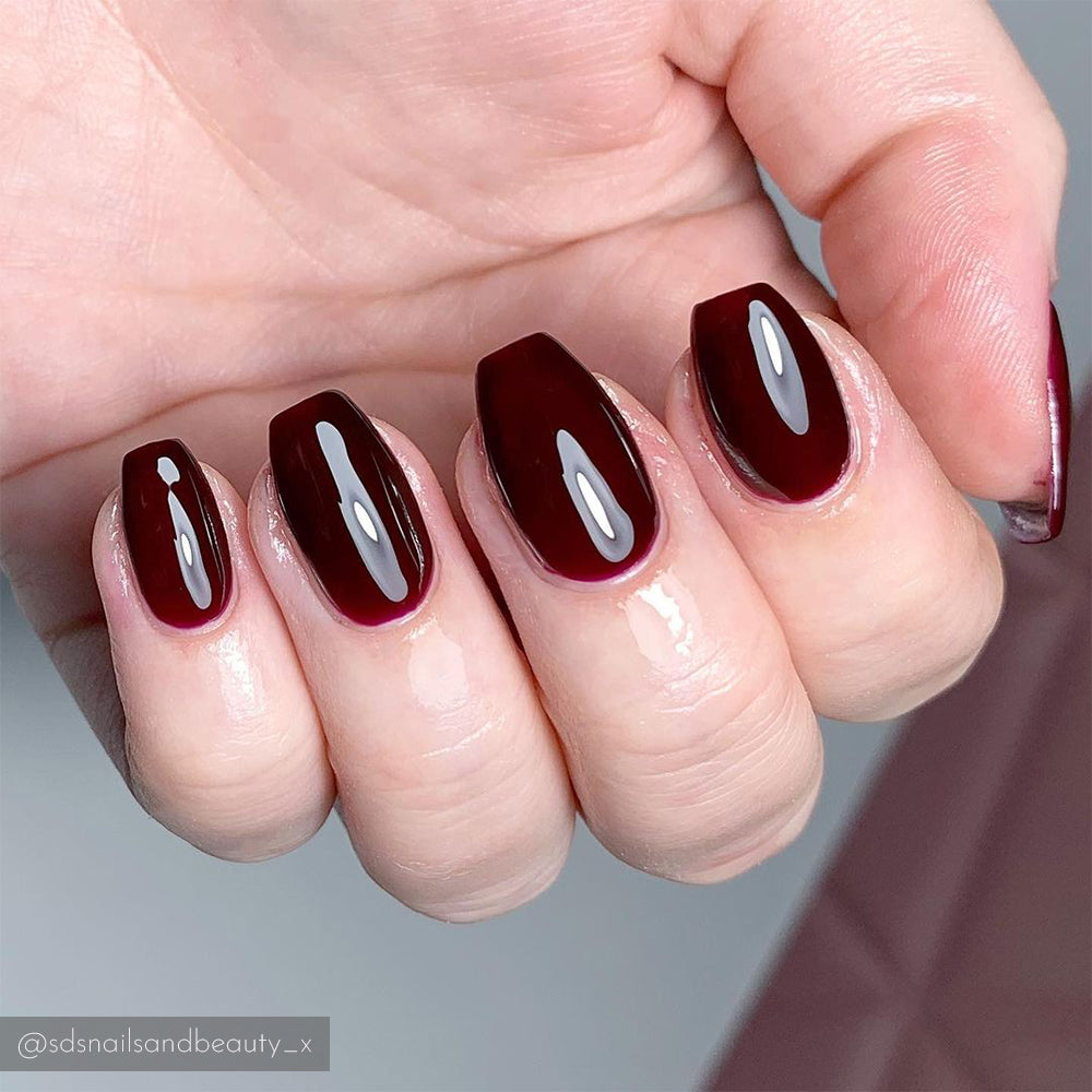 Merlot IZ131 classic rouge noir gel manicure on natural nails