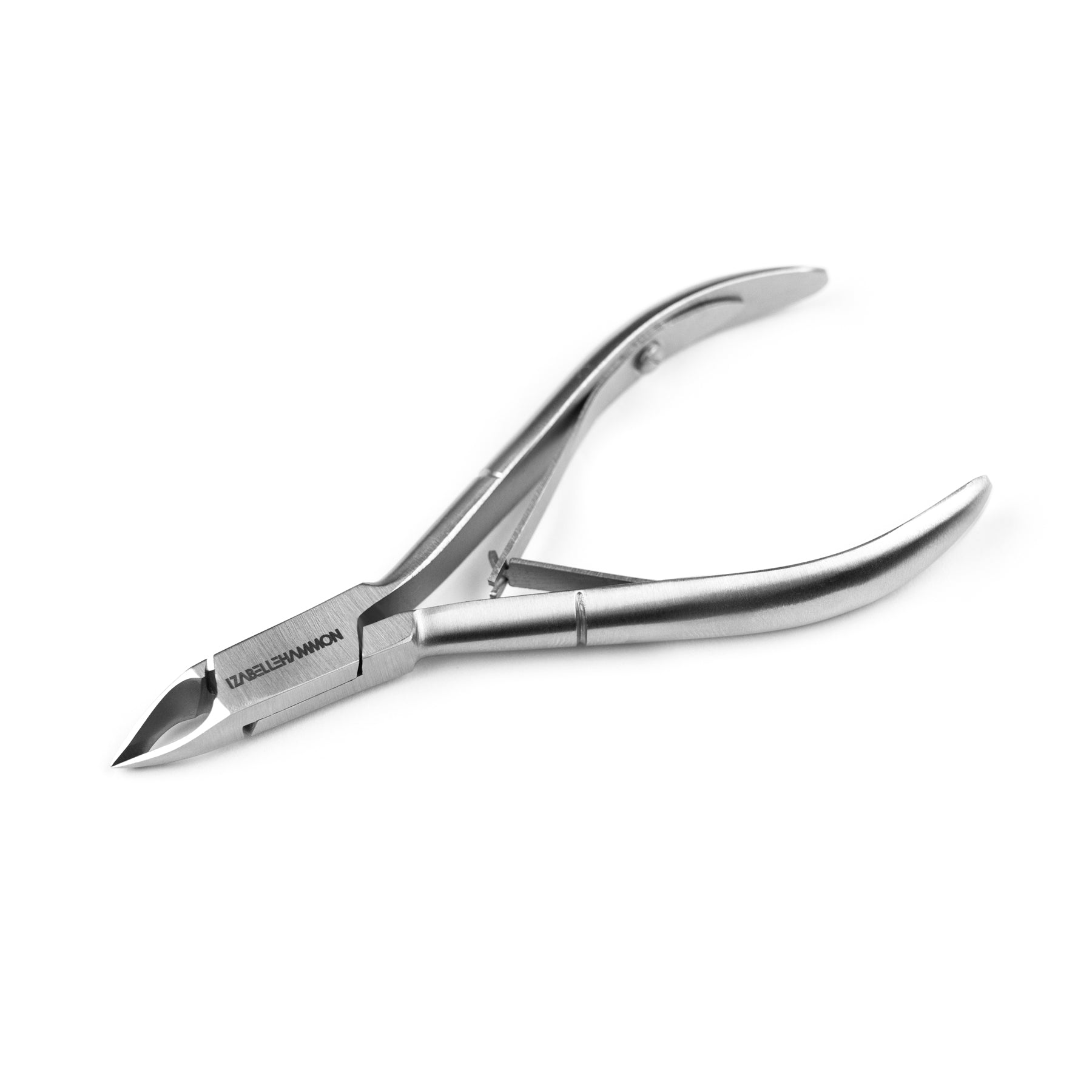 A pair of metal cuticle nipper with pointed tips and a 3mm blade.