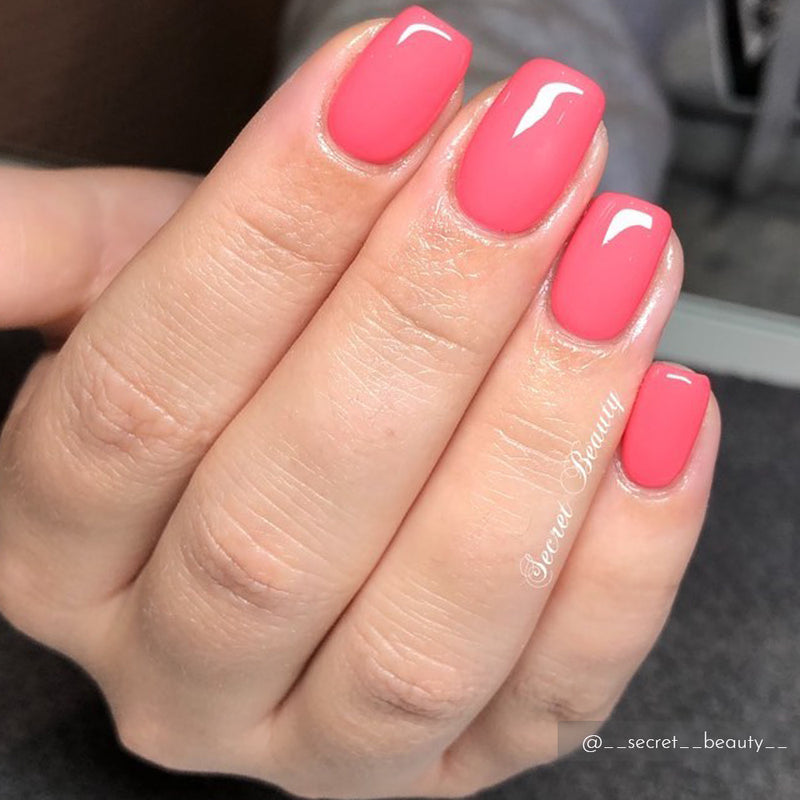 Coral Nails Are The Understated Pink Your Next Manicure Needs